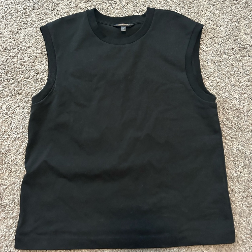 Banana Republic women’s muscle t-shirt size small